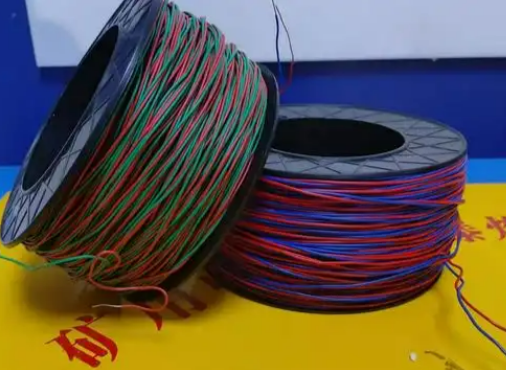 农安放炮线的主要材质有哪些？不同材质的适用场景有何区别？